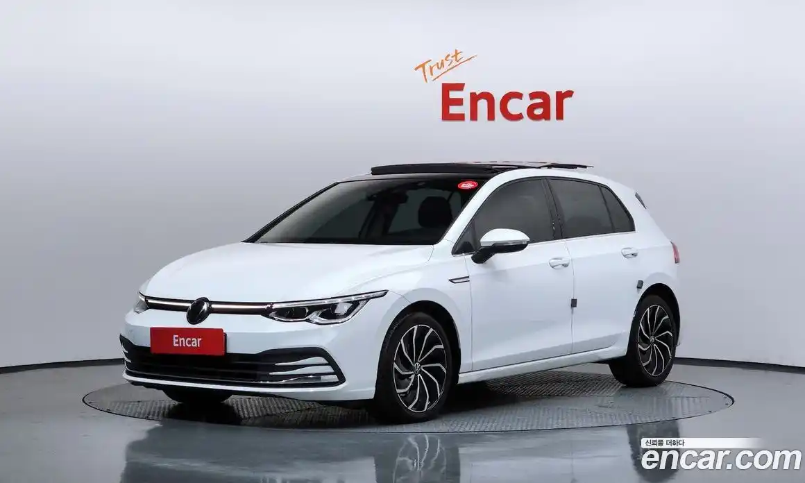 Volkswagen Golf 2023 2.0 Автомат в Москве № 168733, фото 1