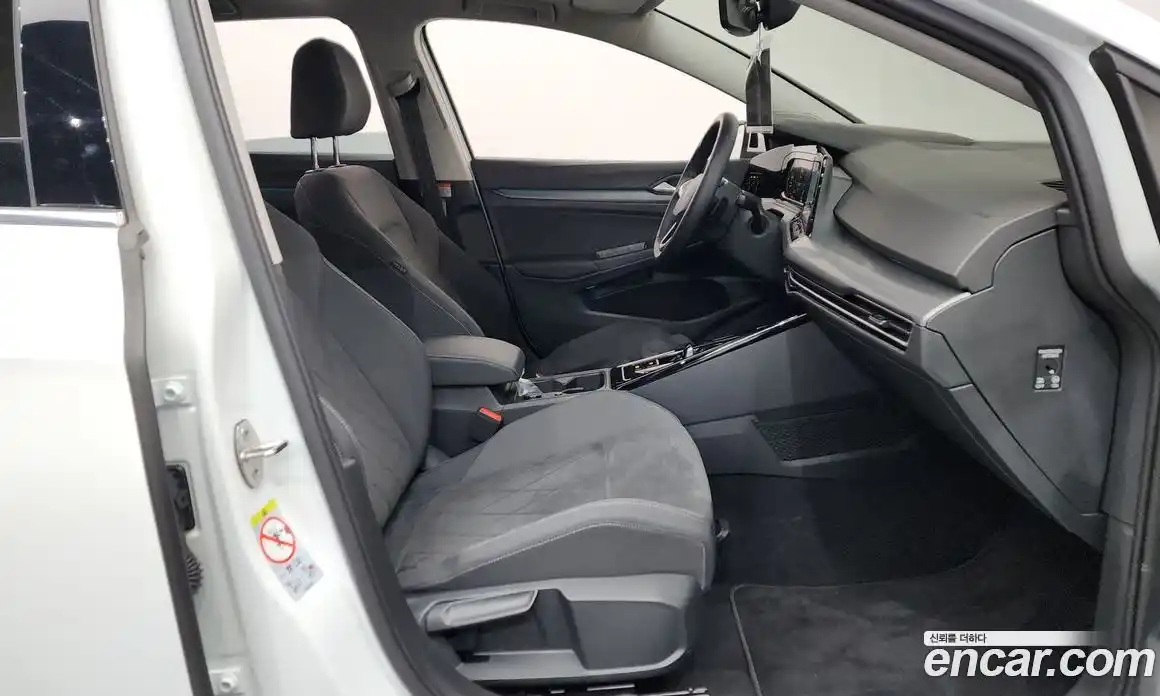 Volkswagen Golf 2023 2.0 Автомат в Москве № 168733, фото 11