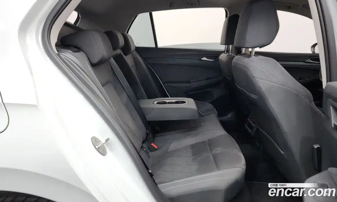 Volkswagen Golf 2023 2.0 Автомат в Москве № 168733, фото 12