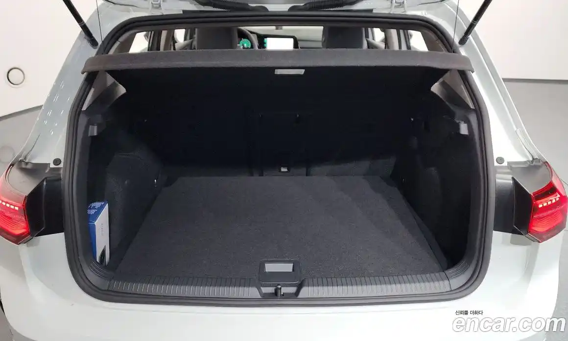 Volkswagen Golf 2023 2.0 Автомат в Москве № 168733, фото 20