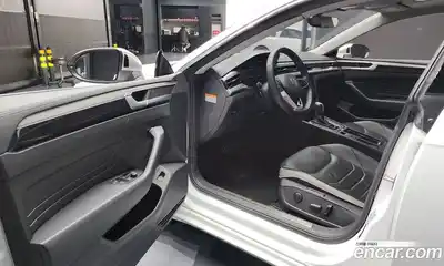 Volkswagen Arteon 2022 2.0 Автомат в Москве № 168751, миниатюра 3