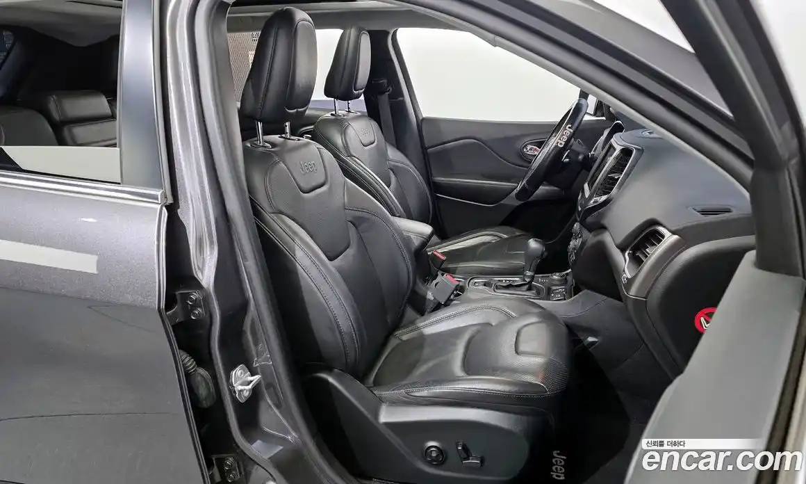 Jeep Cherokee 2019 2.4 Автомат в Москве № 169752, фото 16