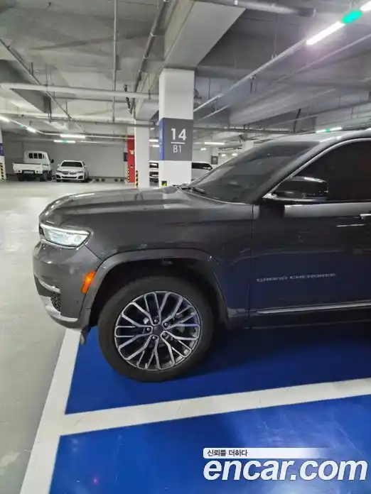 Jeep Cherokee 2023 3.6 Автомат в Москве № 170063, фото 8