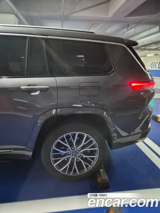 Jeep Cherokee 2023 3.6 Автомат в Москве № 170063, фото 9