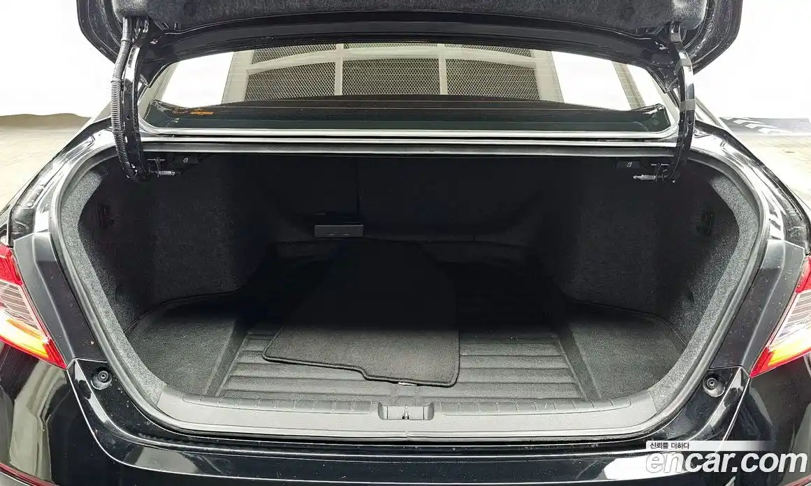 Honda Accord 2018 2.0 Автомат в Москве № 170609, фото 11