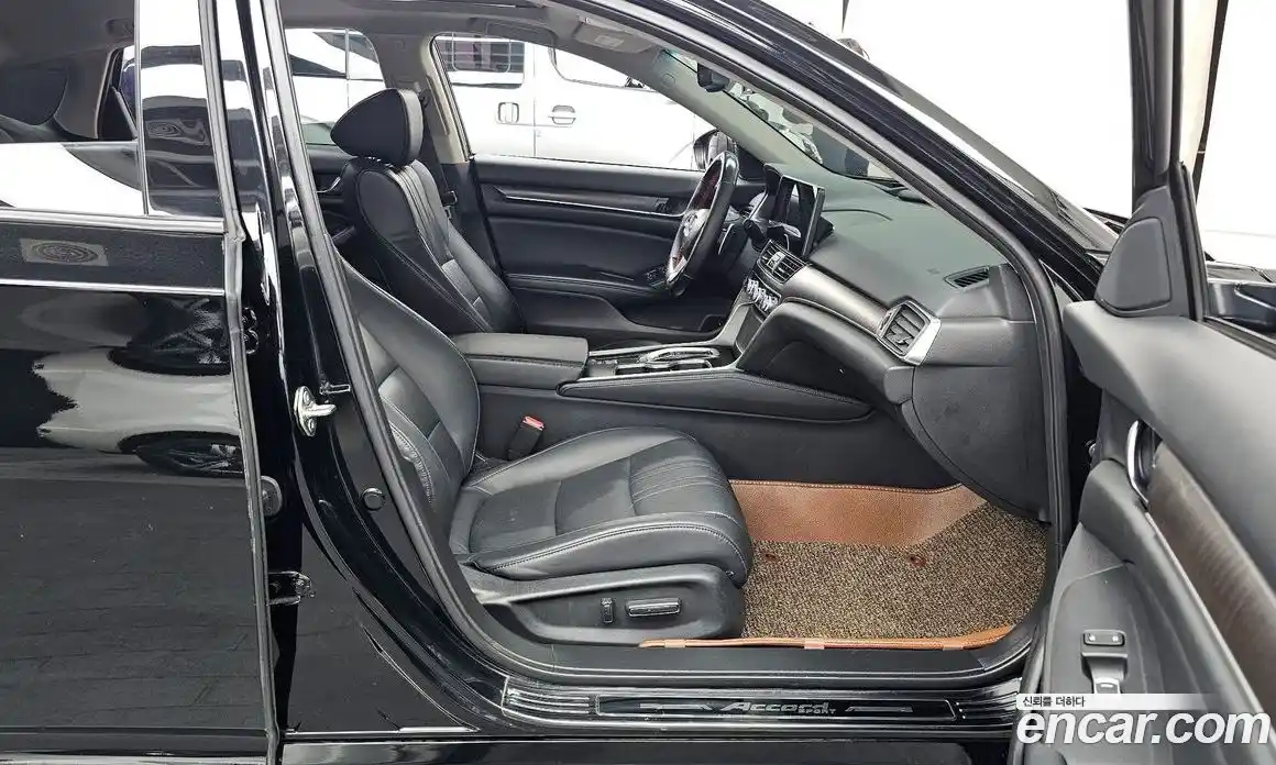 Honda Accord 2018 2.0 Автомат в Москве № 170609, фото 17