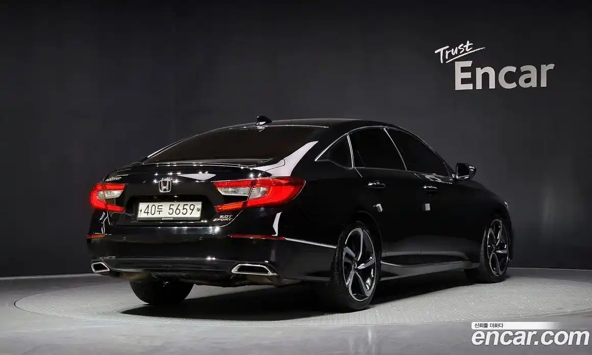 Honda Accord 2018 2.0 Автомат в Москве № 170609, фото 3