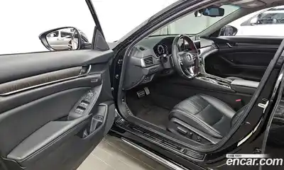 Honda Accord 2018 2.0 Автомат в Москве № 170609, миниатюра 8