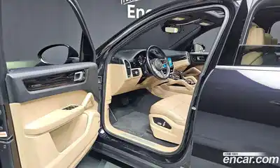 Porsche Cayenne 2019 3.0 Автомат в Москве № 182733, миниатюра 4