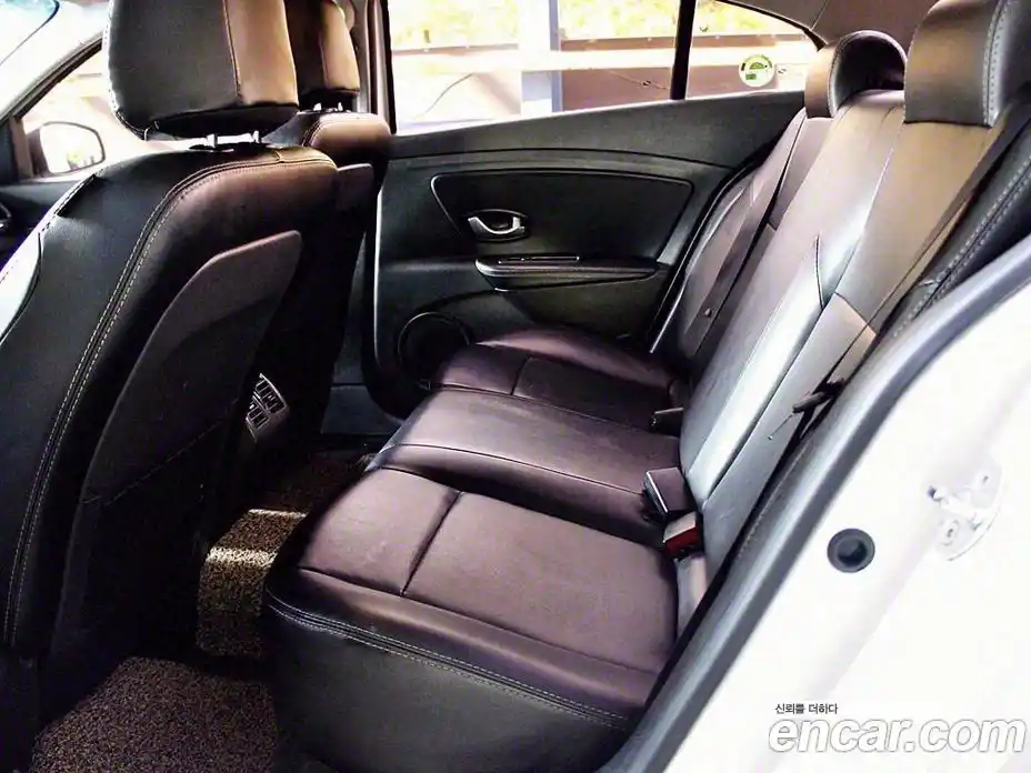 Renault SM3 2011 1.6 Автомат в Москве № 186036, фото 11