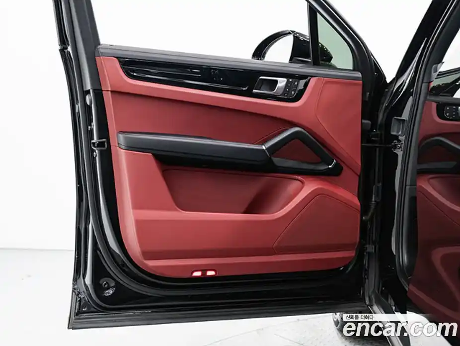 Porsche Cayenne 2023 3.0 Автомат в Москве № 186168, фото 16