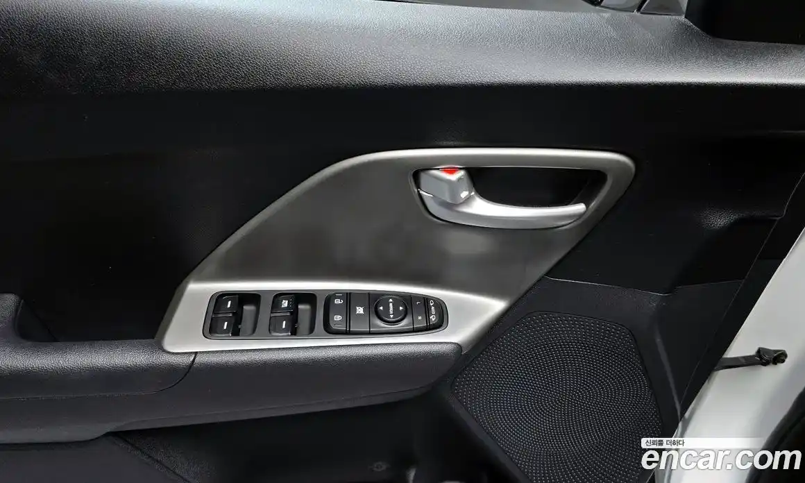 Kia Niro 2023 Автомат в Москве № 19026, фото 11