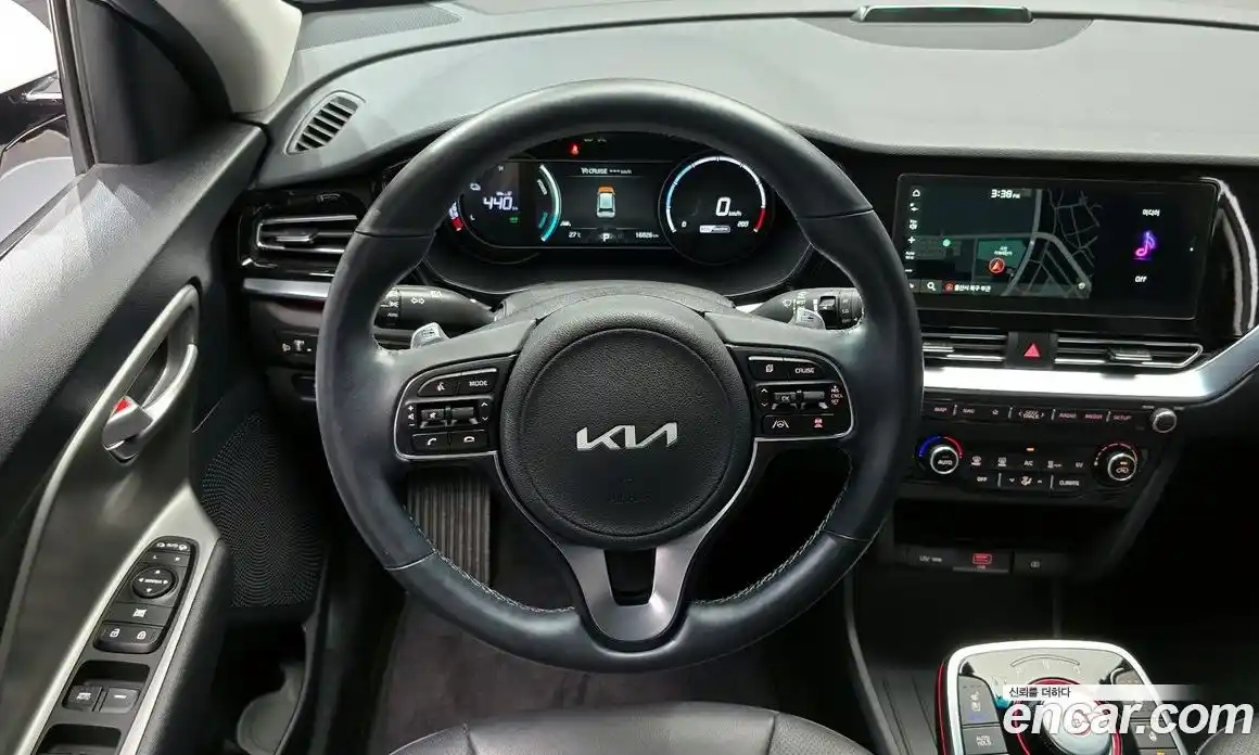 Kia Niro 2023 Автомат в Москве № 19026, фото 16