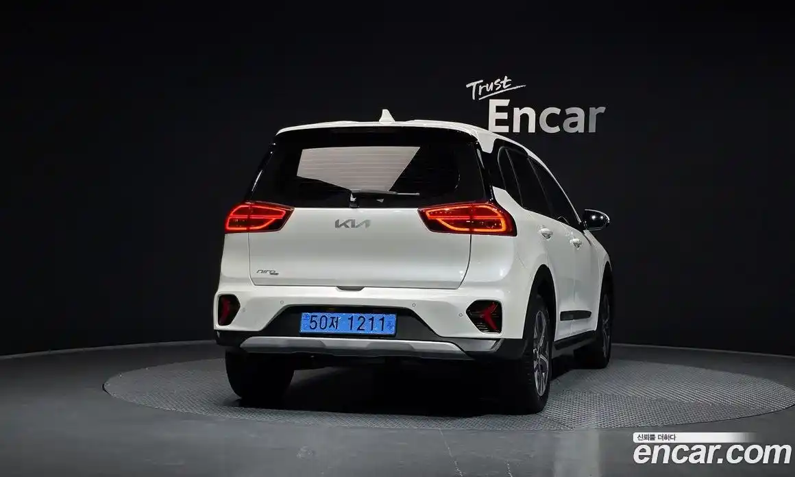 Kia Niro 2023 Автомат в Москве № 19026, фото 18