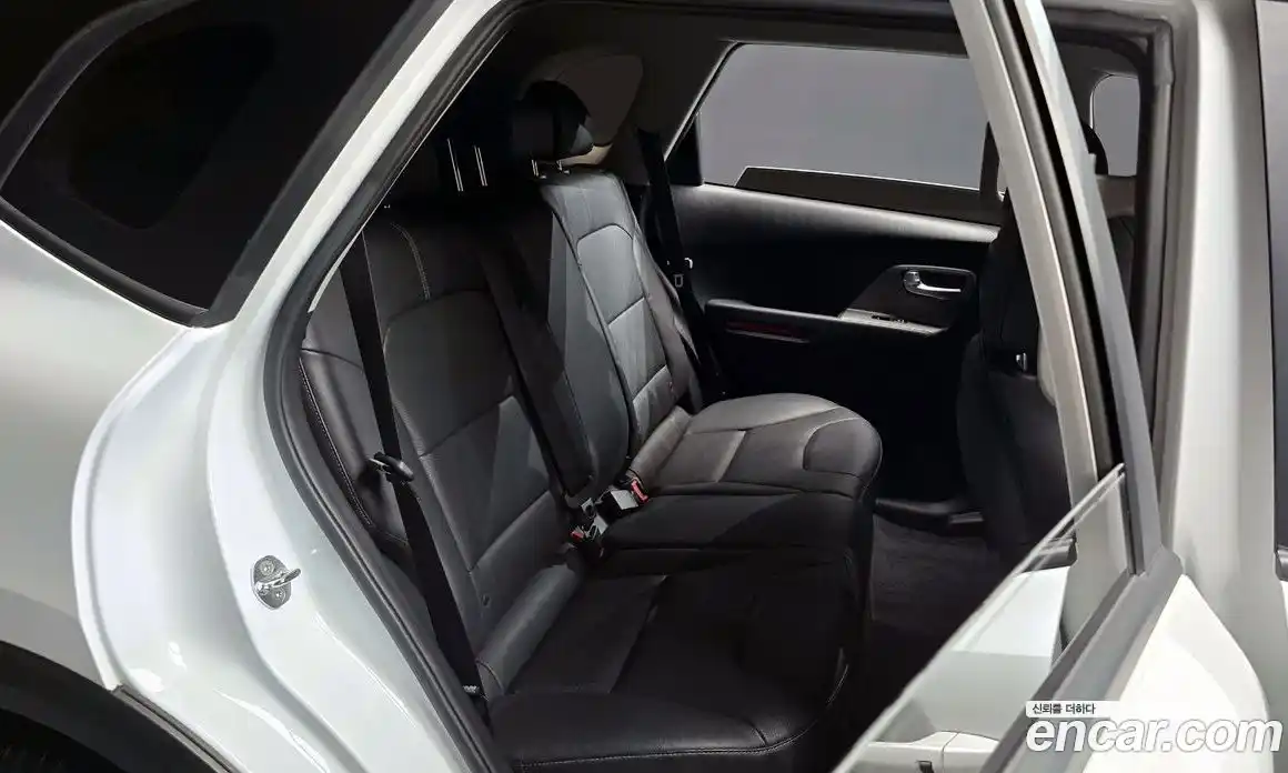 Kia Niro 2023 Автомат в Москве № 19026, фото 6