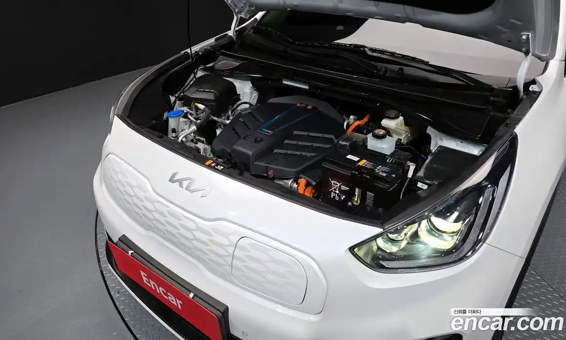 Kia Niro 2023 Автомат в Москве № 19026, фото 7