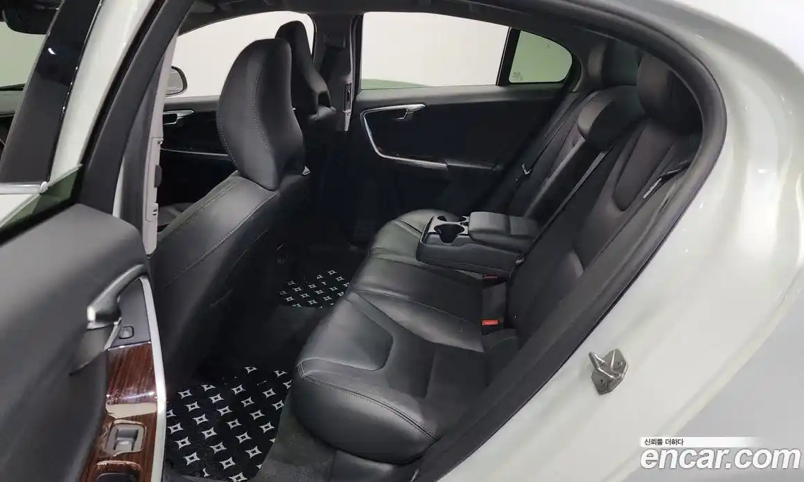 Volvo S60 2018 2.0 Автомат в Москве № 190670, фото 13