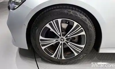 Mercedes-Benz E-Class 2024 2.0 Автомат в Москве № 193926, миниатюра 2