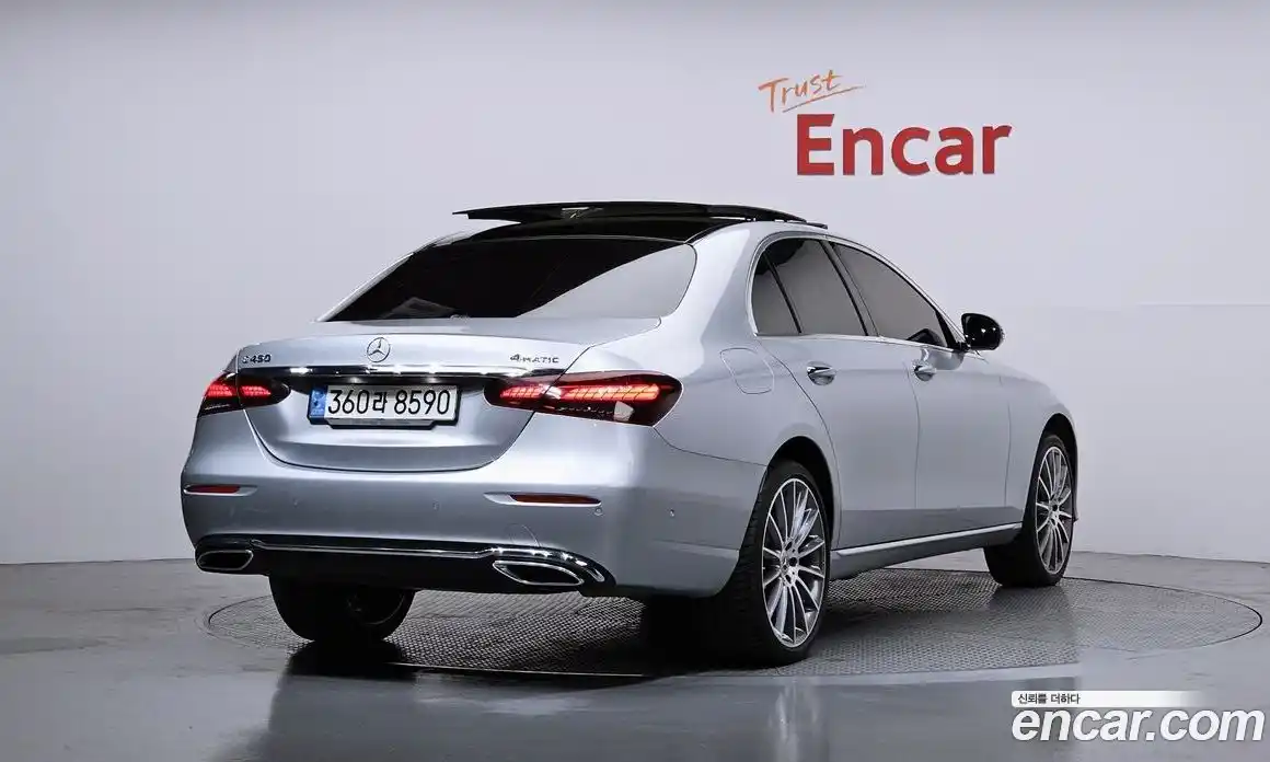 Mercedes-Benz E-Class 2023 3.0 Автомат в Москве № 195665, фото 2