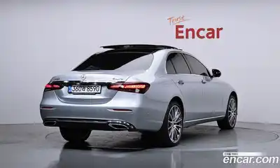 Mercedes-Benz E-Class 2023 3.0 Автомат в Москве № 195665, миниатюра 2