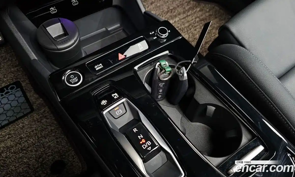 Audi Q6 e-tron 2025 0.2 Автомат в Москве № 195996, фото 9