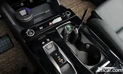 Audi Q6 e-tron 2025 0.2 Автомат в Москве № 195996, миниатюра 9