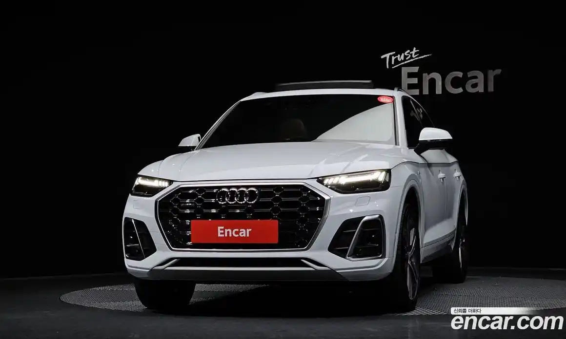 Audi Q5 2021 2.0 Автомат в Москве № 196302, фото 3