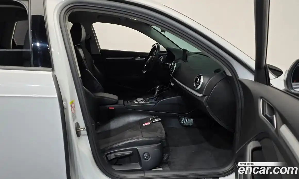 Audi A3 2015 2.0 Автомат в Москве № 196504, фото 11