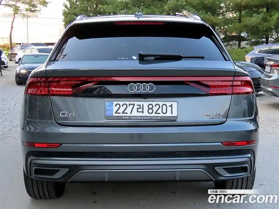 Audi Q8 2021 3.0 Автомат в Москве № 196741, фото 4