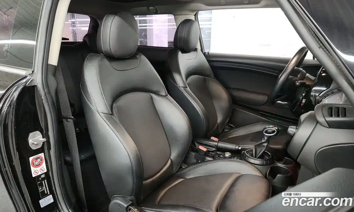 Mini Cooper 2017 1.5 Автомат в Москве № 198478, фото 11