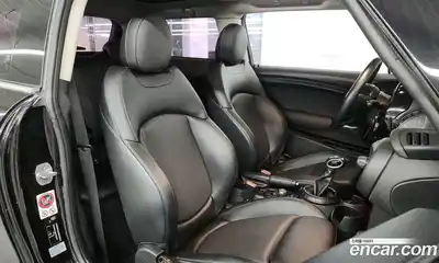 Mini Cooper 2017 1.5 Автомат в Москве № 198478, миниатюра 11