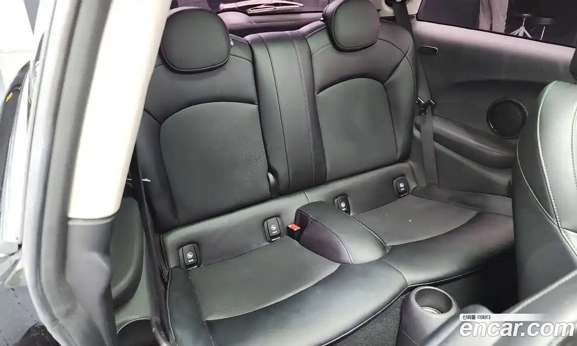 Mini Cooper 2017 1.5 Автомат в Москве № 198478, фото 12