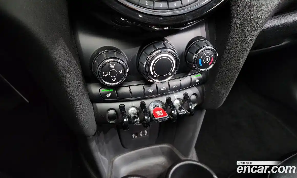 Mini Cooper 2017 1.5 Автомат в Москве № 198478, фото 16