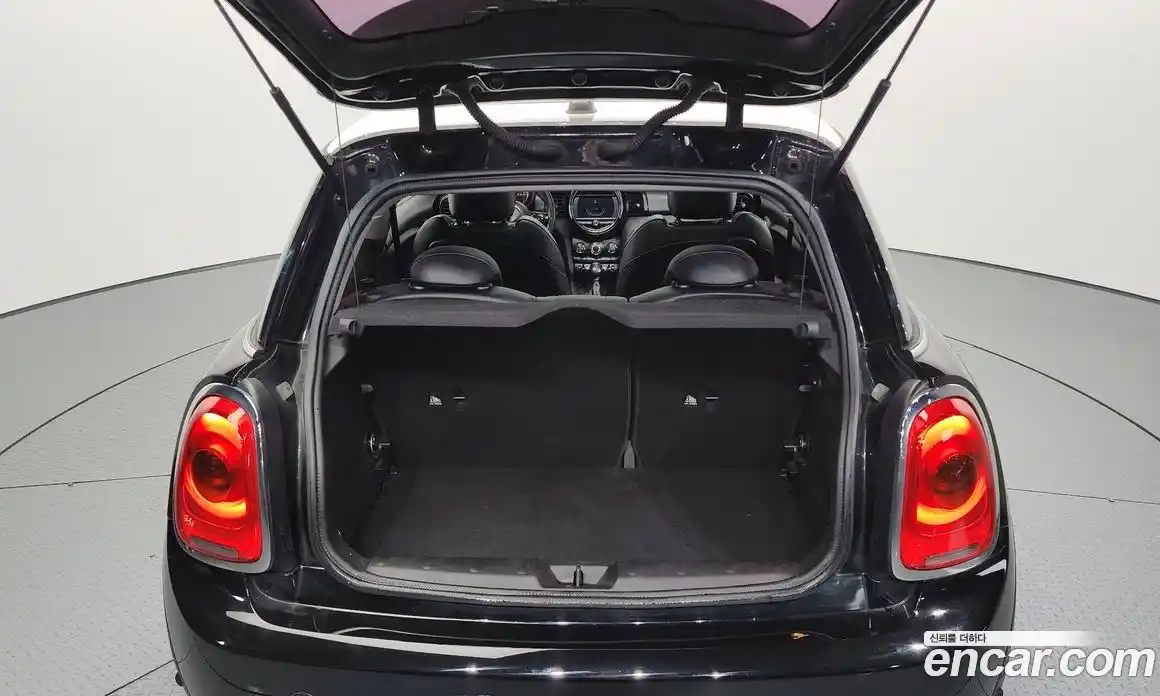 Mini Cooper 2017 1.5 Автомат в Москве № 198478, фото 20