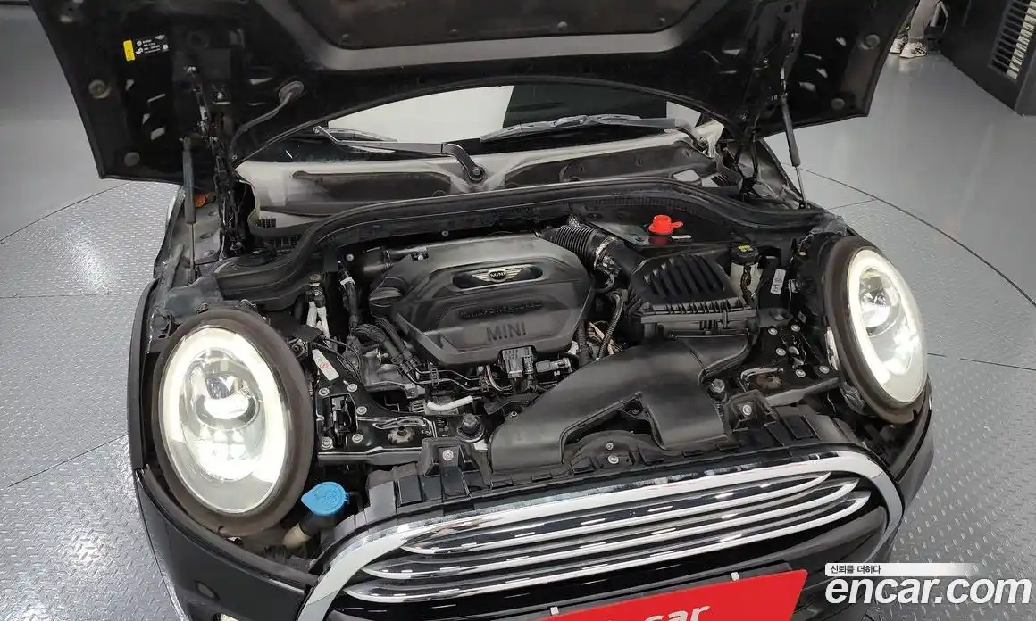 Mini Cooper 2017 1.5 Автомат в Москве № 198478, фото 6