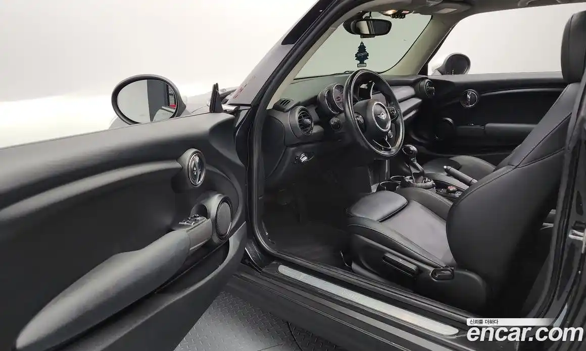 Mini Cooper 2017 1.5 Автомат в Москве № 198478, фото 10