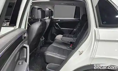 Volkswagen Tiguan 2023 2.0 Автомат в Москве № 198923, миниатюра 12