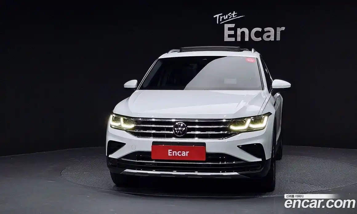 Volkswagen Tiguan 2023 2.0 Автомат в Москве № 198923, фото 15