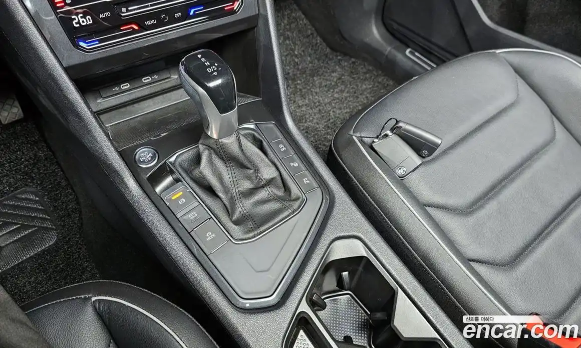 Volkswagen Tiguan 2023 2.0 Автомат в Москве № 198923, фото 5