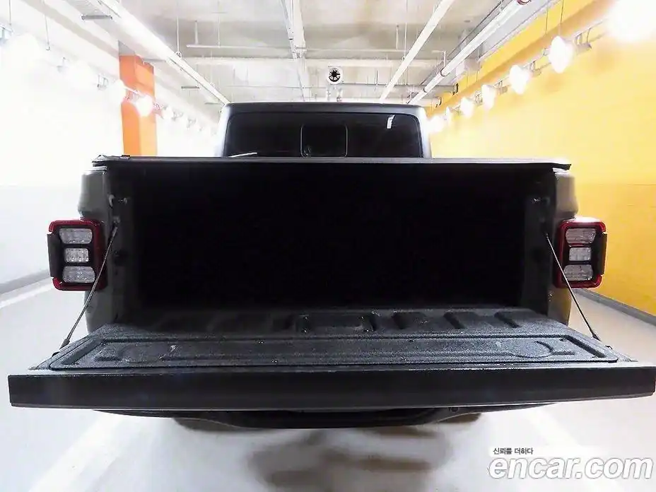 Jeep Gladiator 2023 3.6 Автомат в Москве № 199509, фото 7