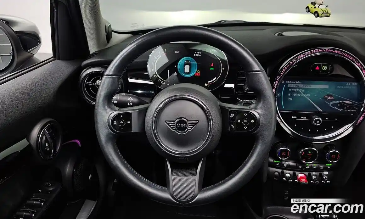 Mini Cooper 2022 1.5 Автомат в Москве № 204190, фото 14