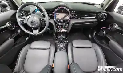Mini Cooper 2022 1.5 Автомат в Москве № 204190, миниатюра 7