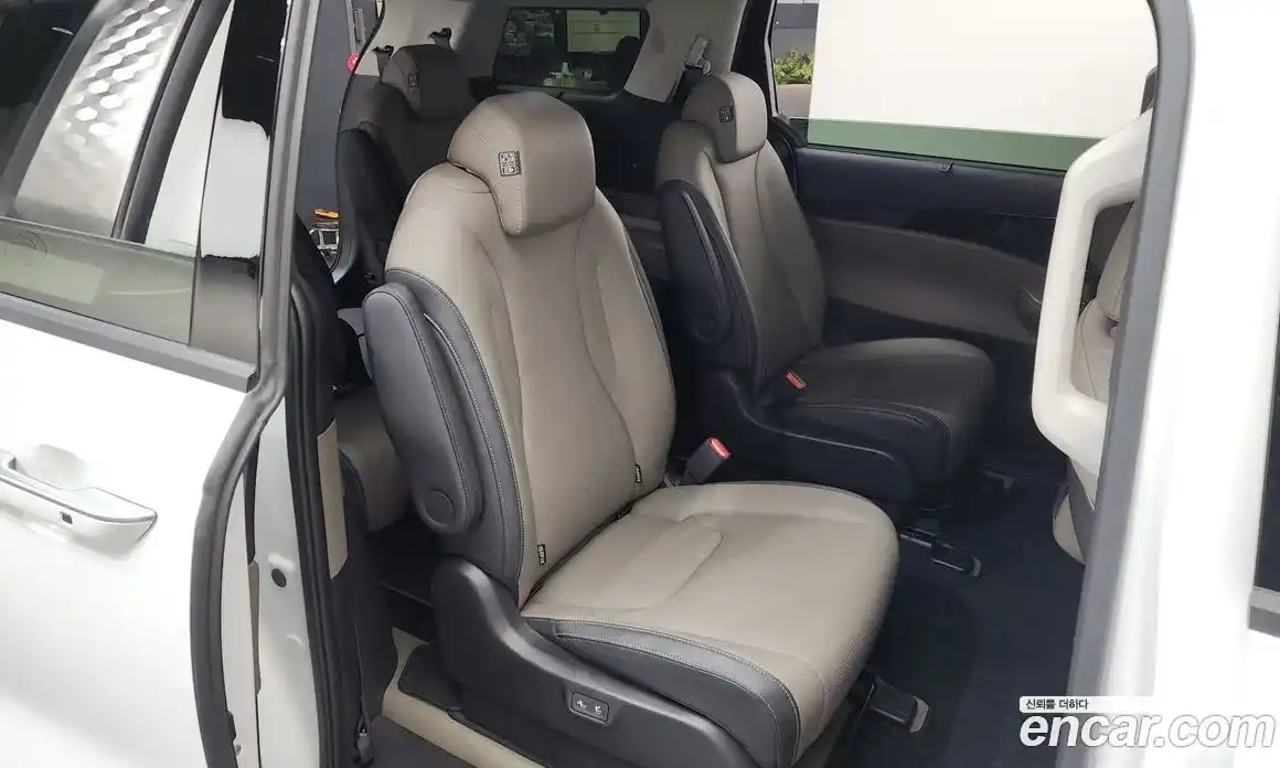 Kia Canival 2024 3.5 Автомат в Москве № 20979, фото 12