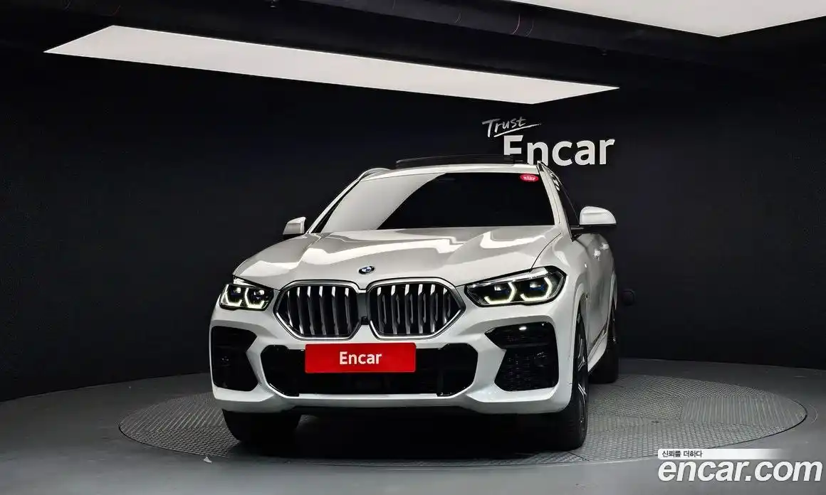 BMW X6 2023 3.0 Автомат в Москве № 211047, фото 1