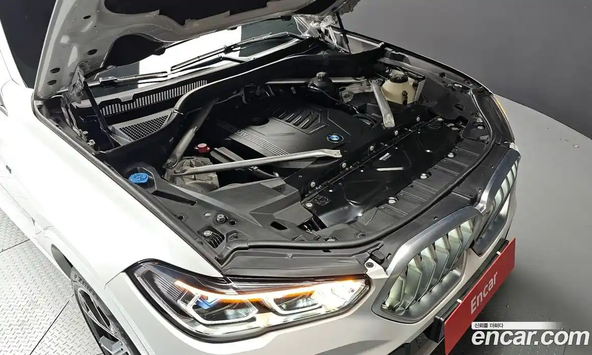 BMW X6 2023 3.0 Автомат в Москве № 211047, фото 11