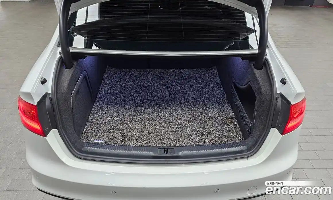 Audi A4 2015 2.0 Автомат в Москве № 212630, фото 11