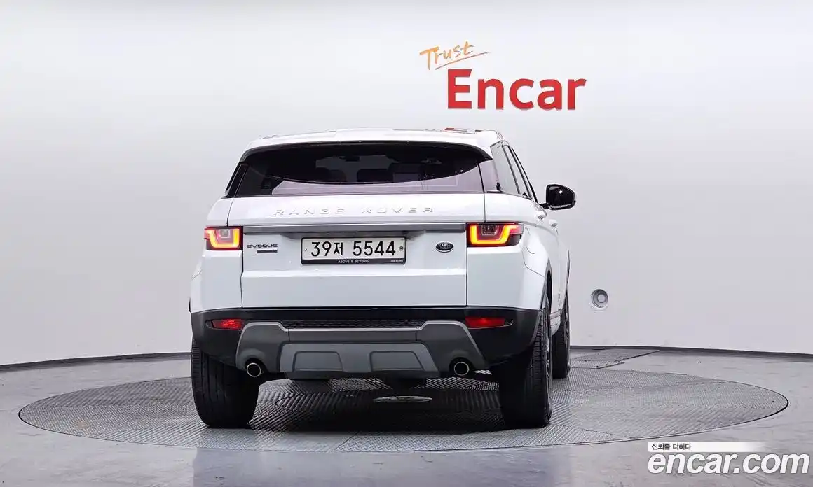 Land Rover Range-Rover Evoque 2017 2.0 Автомат в Москве № 213395, фото 1