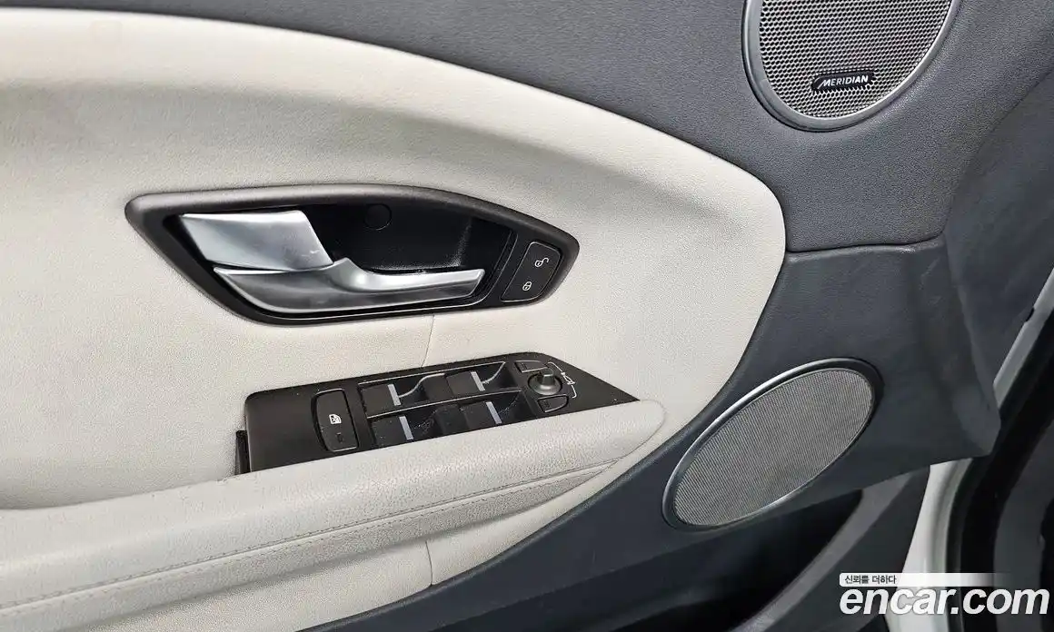 Land Rover Range-Rover Evoque 2017 2.0 Автомат в Москве № 213395, фото 11