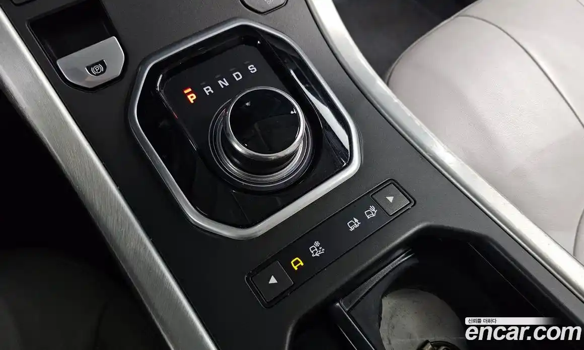 Land Rover Range-Rover Evoque 2017 2.0 Автомат в Москве № 213395, фото 4