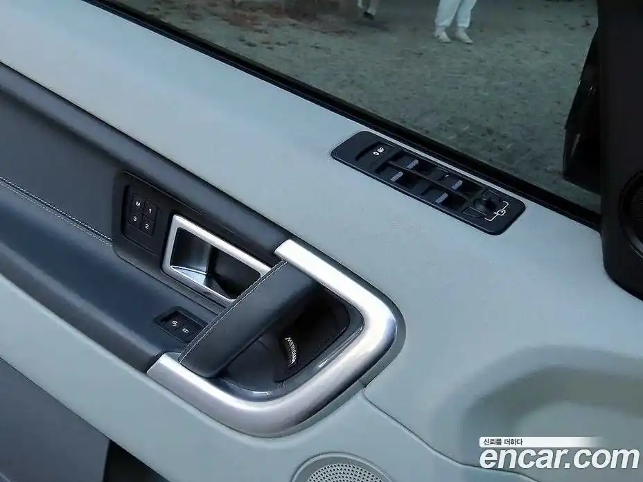 Land Rover Discovery Sport 2016 2.0 Автомат в Москве № 213451, фото 11